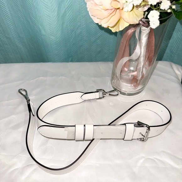 NWOT - Michael Kors Blakely Leather Satchel - Picture 13 of 13